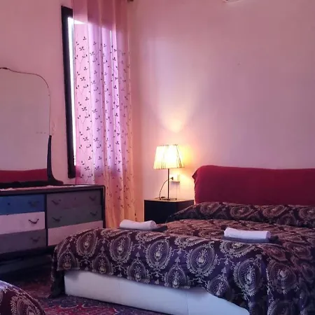 Very Central Artist Rooms Venice Room photo